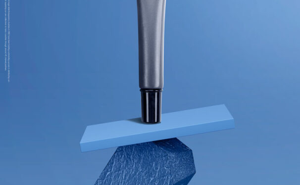 蓝色元素场景护肤品海报设计模板 (psd)