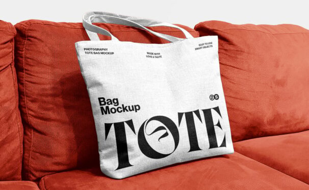 沙发上的手提袋模型